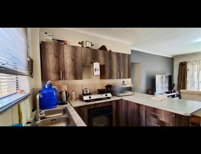 3 BEDROOM APARTMENT FOR SALE IN WITFIELD